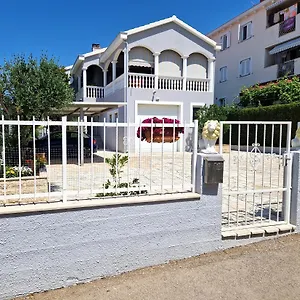 Gasthof Cosy Near The, Zadar